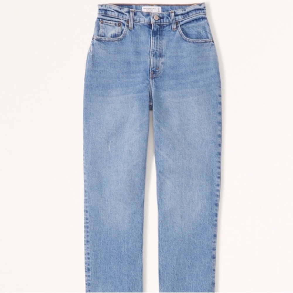 A&F Curve Love Ultra High Rise 90s Straight Jean (Short Length)